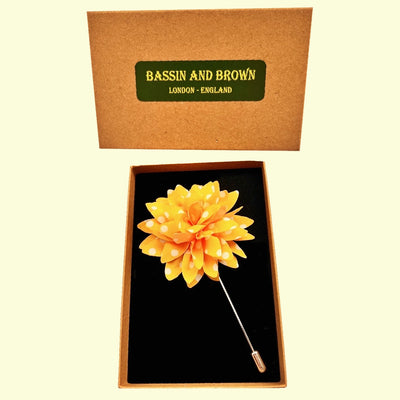 Bassin And Brown Spotted Flower Jacket Lapel Pin - Yellow and White