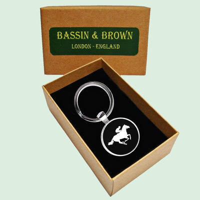 Bassin And Brown Horse Racing Keyring - Black and White